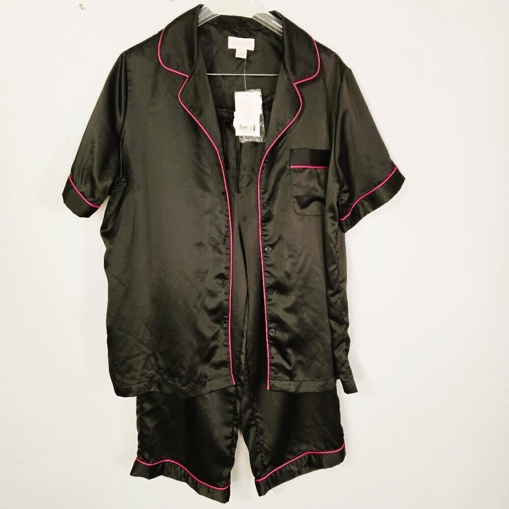 Cabernet Women's 2pc Black Luxurious Stylish Pajama Set with Red Piping  Size M